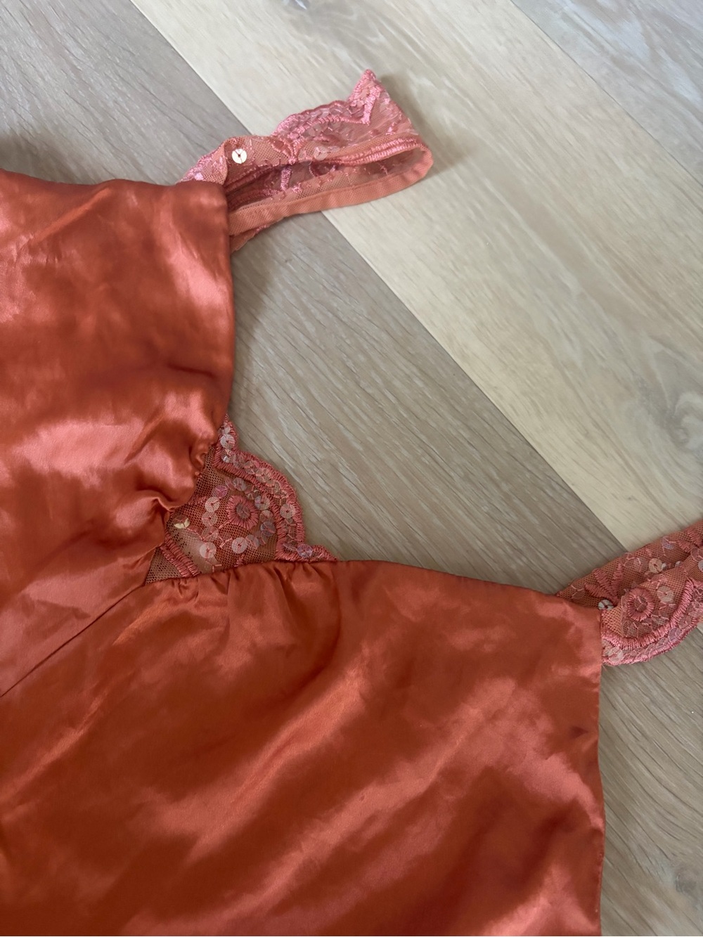 Nine West Vintage Y2K 100% Silk Lace Sequin Camisole Size 14 - Picture 3 of 6
